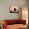 Savannemock-up lerretsbilde elefant i modern interior 70 x 50 cm
